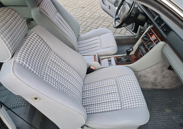 Mercedes-Benz Klasa E cena 59900 przebieg: 110000, rok produkcji 1992 z Mielec małe 254